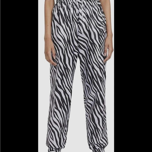 Nike Icon Woven Pant Womens Active Pants - Picture 2 of 5